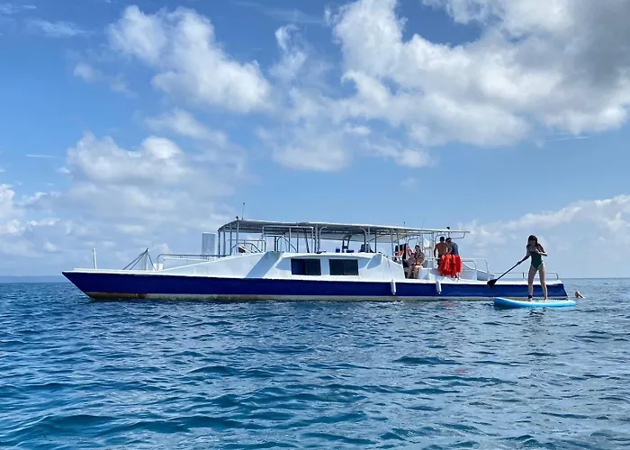 Pirate Drake Beach Hostel & Tour Company